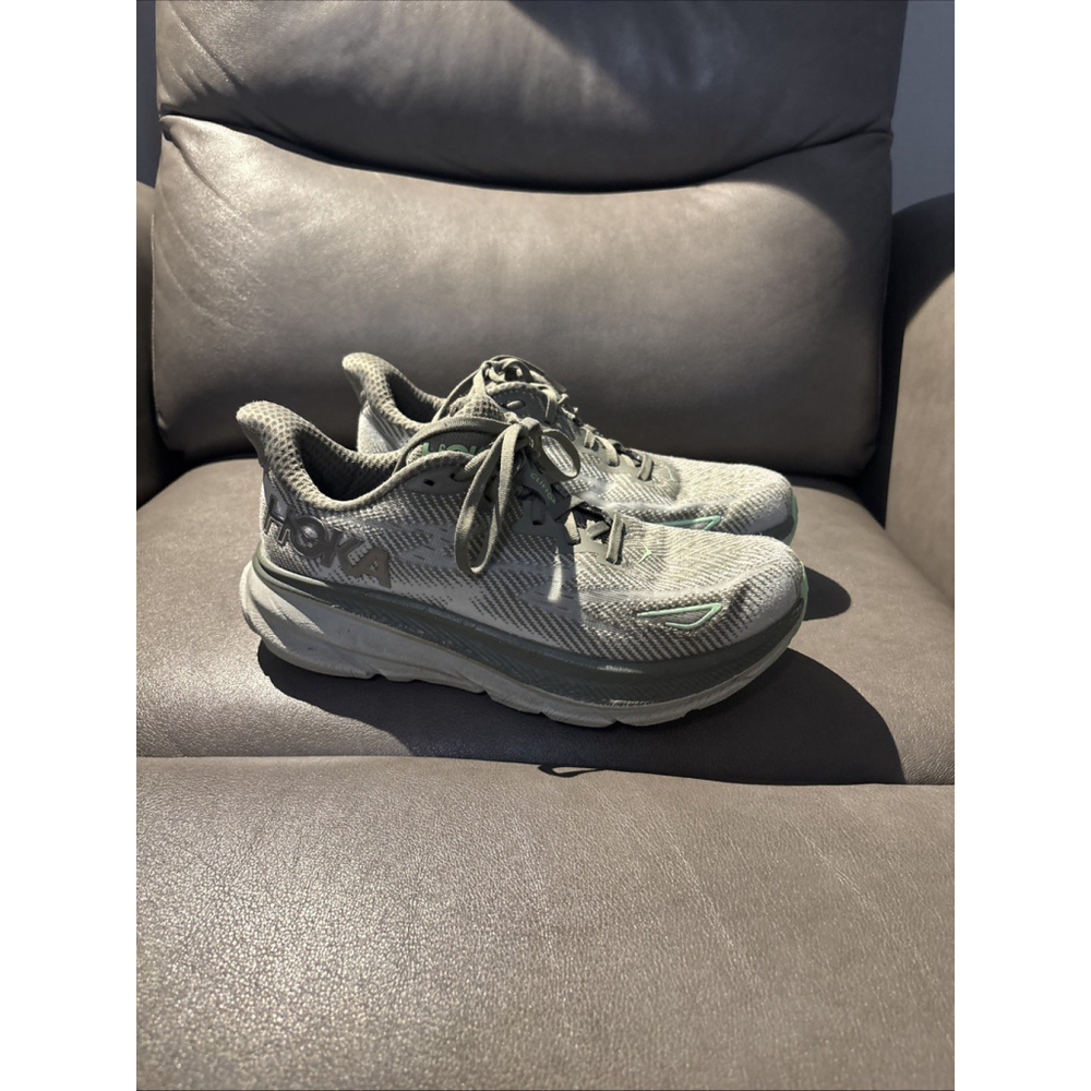 EUC WOMEN’S HOKA CLIFTON 9 RUNNING SHOES SNEAKERS SIZE 7.5 US WIDTH B GREY GREEN